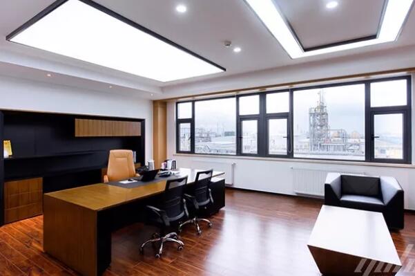 青島軟件開發(fā)公司125平方米辦公室簡美風(fēng)格裝修效果圖