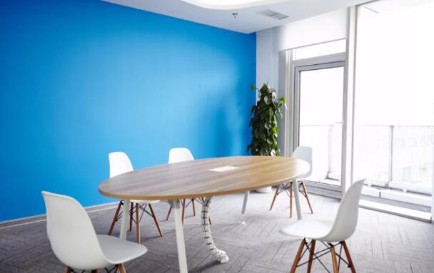 青島市北區(qū)企業(yè)管理公司簡(jiǎn)歐風(fēng)格辦公室裝修效果圖